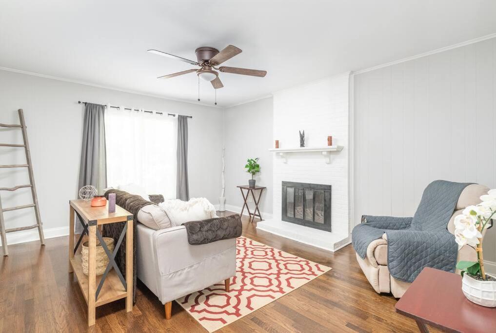 Spotless 4Br Near Clt Uptown, Fast Wi-Fi Lägenhet Charlotte Exteriör bild