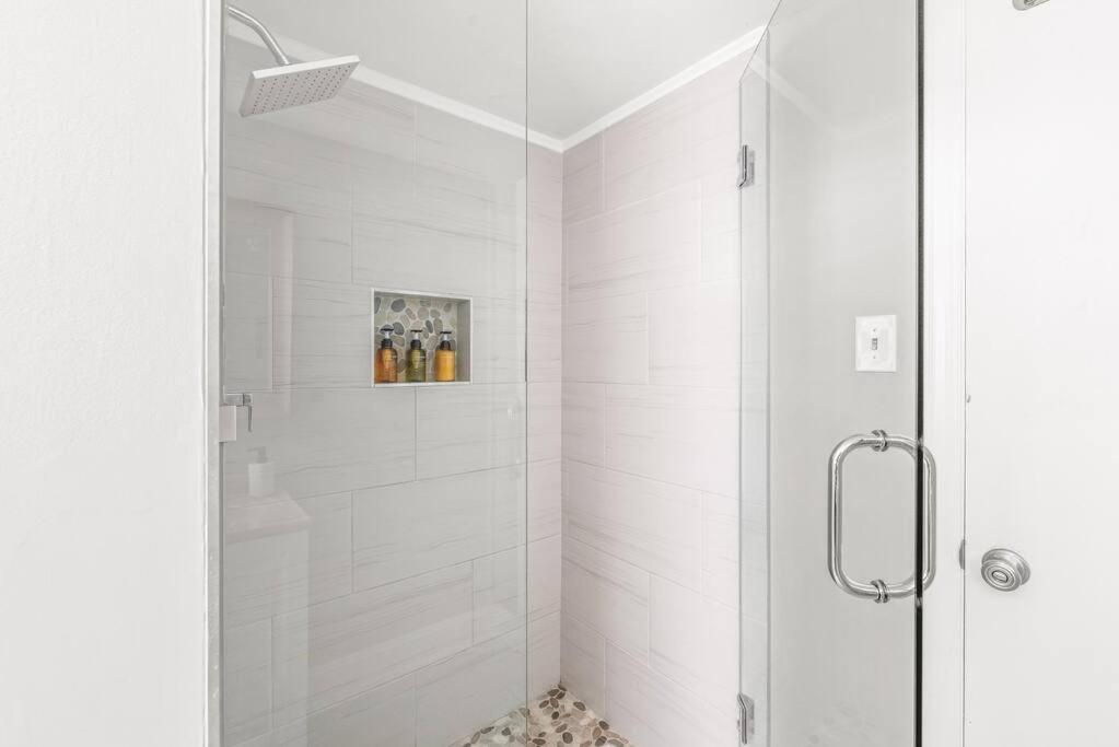 Spotless 4Br Near Clt Uptown, Fast Wi-Fi Lägenhet Charlotte Exteriör bild