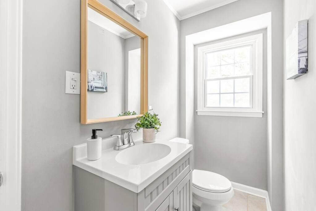 Spotless 4Br Near Clt Uptown, Fast Wi-Fi Lägenhet Charlotte Exteriör bild