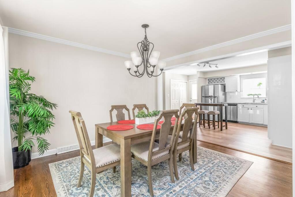 Spotless 4Br Near Clt Uptown, Fast Wi-Fi Lägenhet Charlotte Exteriör bild